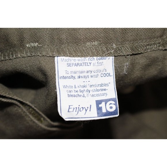 Womens Tilley Shorts - Tilley Endurables - Made in Canada - Picture 4 of 4